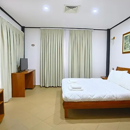 Hotell Kastrati Golem (Tirana)