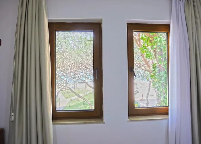 Kastrati Hotel 4*